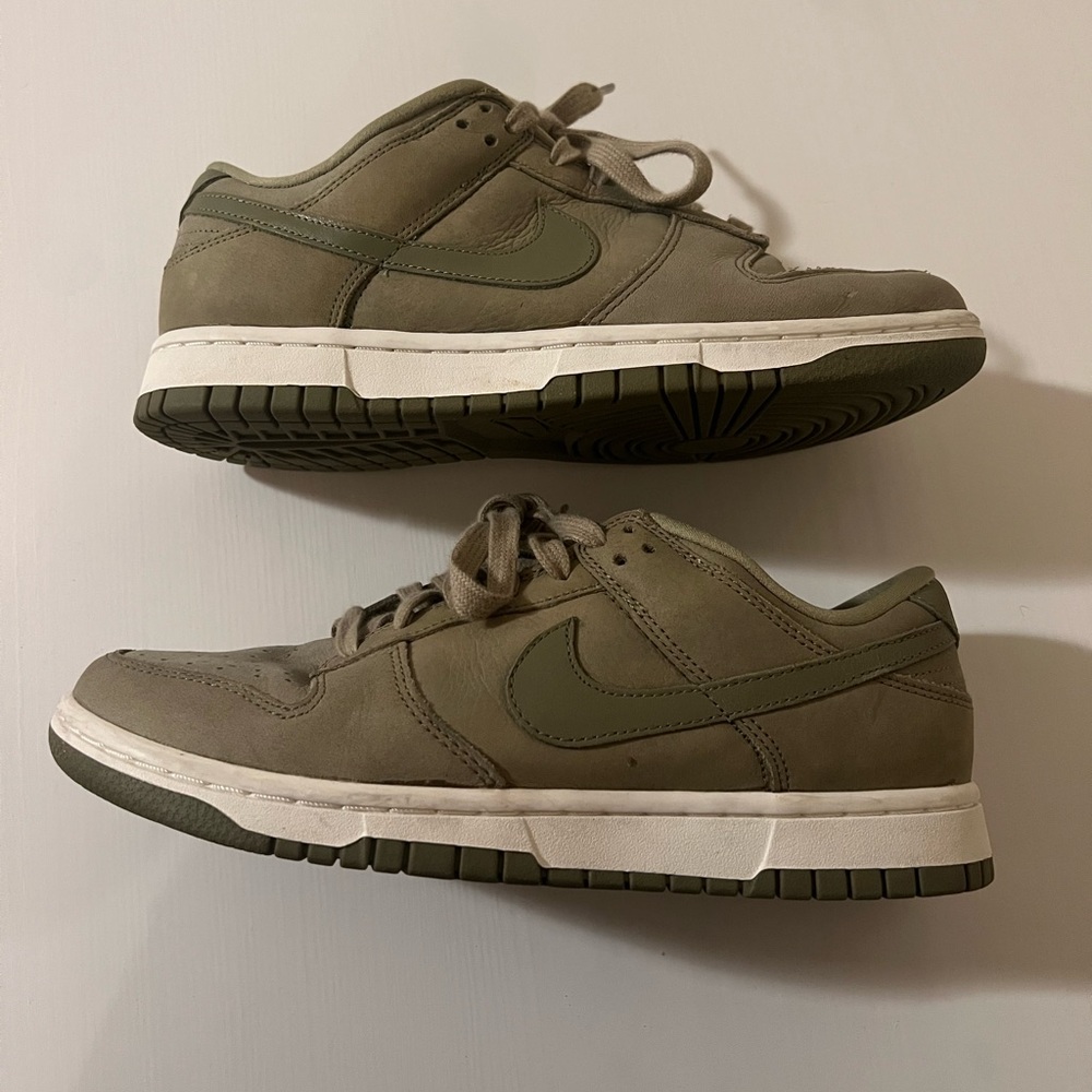 Nike Low Dunk in Olive green - Picture 3 of 4